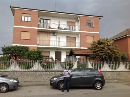 BOSCONERO - Dramma in via Trieste: 14enne precipita dal secondo piano. Grave al Cto