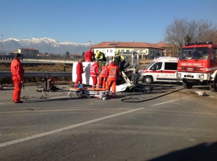 RIVAROLO CANAVESE - Incidente stradale: violento tamponamento sulla circonvallazione - FOTO E VIDEO