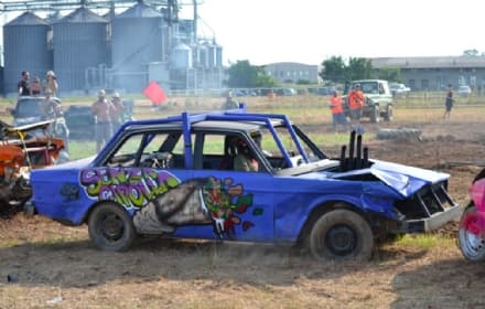 MOTORI - A Villareggia la festa si accende con il «Demolition Derby»