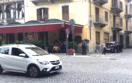 CUORGNE' - Beve birre ma non paga il conto: intervento dei carabinieri