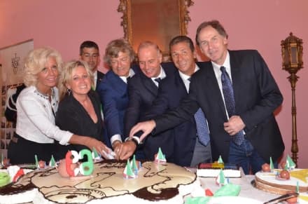 CASTELLAMONTE - All'ambasciata con i calciatori dell'Italia