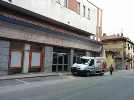 VALPERGA - Lo storico cinema «Ambra» non ha più riaperto i battenti