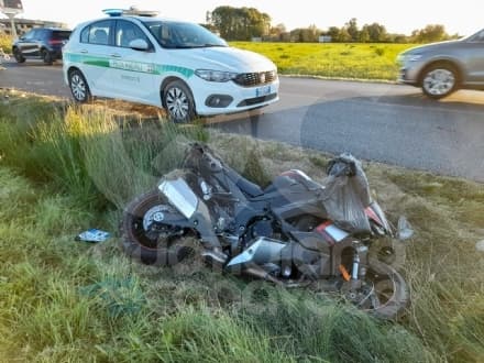 RIVAROLO CANAVESE - Scontro auto-moto sulla 460: ferito motociclista di Rivarolo - FOTO