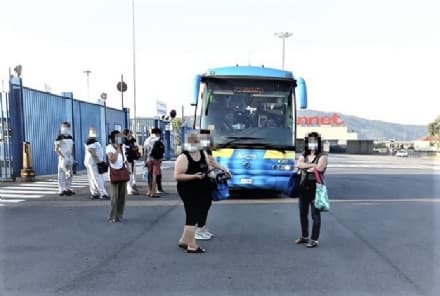CHIVASSO - Pochi posti sul pullman, gli operai di Mirafiori restano a piedi: da domani doppio bus