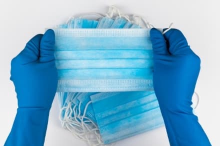 CASTELLAMONTE - Agrigarden Ambiente dona le mascherine alla casa di riposo