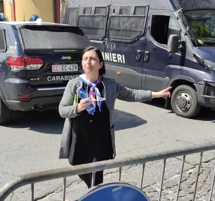CHIVASSO - Sequestrata la Torteria, manifestante aggredisce un giornalista - FOTO e VIDEO