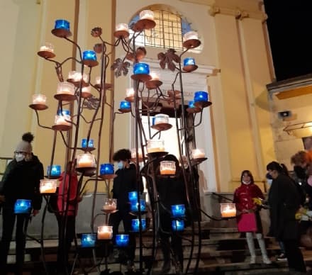 CUORGNE' - Candele per la pace: Priacco e i ragazzi del catechismo dicono «no» alla guerra - FOTO