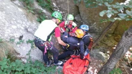 RONCO - Escursionista precipita dalla parete nel vallone di Forzo