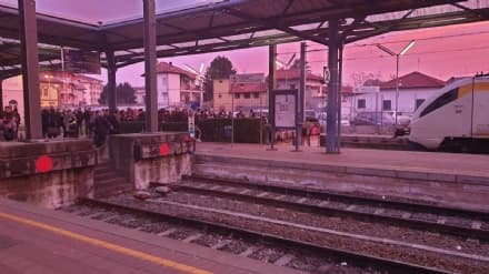 RIVAROLO - Treno fermo, pendolari restano al freddo in attesa