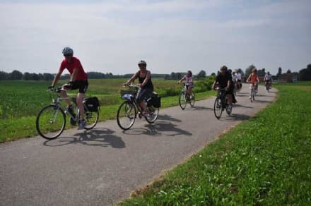 IVREA - Tutti in bici per dire «Si» al referendum di aprile