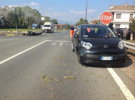 AGLIÈ - Incidente auto contro moto all'ingresso paese - VIDEO