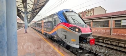 FERROVIA CANAVESANA - Primi intoppi e ritardi per i nuovi treni Pop sulla Sfm1