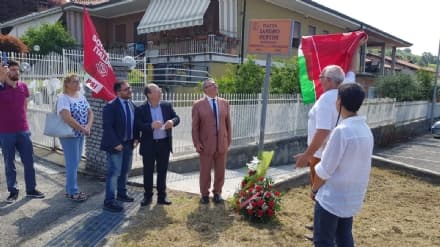 CASTELLAMONTE - Inaugurata la targa di piazza Pertini - FOTO