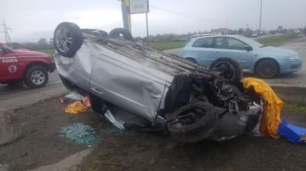 LEINI - Ennesimo incidente in via Volpiano: due persone ferite - FOTO