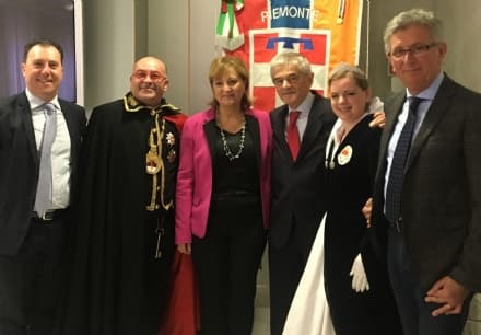 CHIVASSO - I personaggi del carnevale in visita da Chiamparino - FOTO