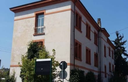 CHIVASSO - Sgomberato l'ex dormitorio delle ferrovie in via Caluso