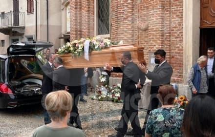 RIVAROLO CANAVESE - Una folla commossa per l'ultimo saluto a Paola Gallo Balma