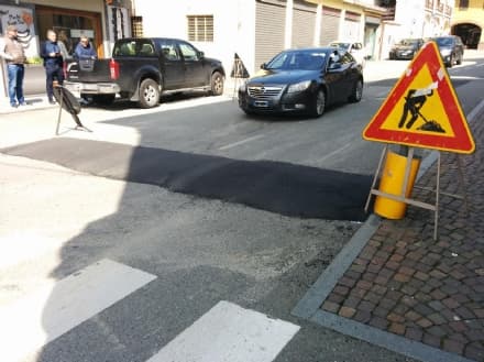 CASTELLAMONTE - Clamoroso errore: i nuovi dossi non sono a norma. Verranno distrutti e rifatti