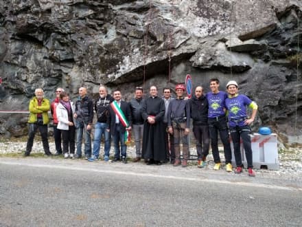 INGRIA - Taglio del nastro per la nuova palestra di roccia - FOTO