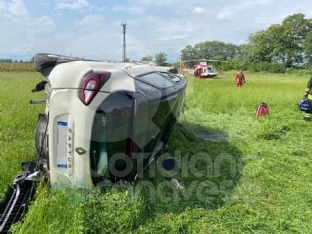 SAN GIORGIO CANAVESE - Un altro incidente in autostrada: vettura ruote all'aria, una donna ferita