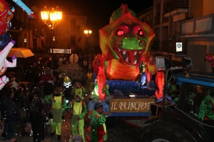 AGLIE' - Sfilata notturna e rogo dell'Oloch hanno chiuso lo Storico Carnevale - FOTO e VIDEO