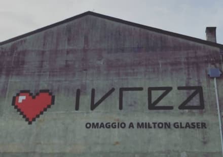 IVREA - «Addio» all'iconico murales «I love Ivrea», omaggio a Milton Glaser