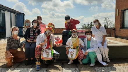 IVREA - Una bella donazione alla neuropsichiatria infantile dall'associazione «Nasi per caso»