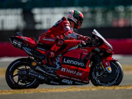 CHIVASSO - Moto GP, Pecco Bagnaia è il re d'Inghilterra: trionfo a Silverstone