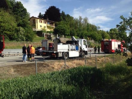 IVREA - CAMION PRENDE FUOCO SULL'AUTOSTRADA