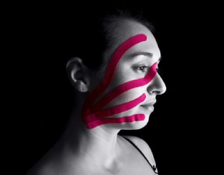 BEAUTY - I benefici del face taping