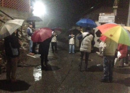 CUCEGLIO - Sveglia alle 5 con la banda anche con la pioggia