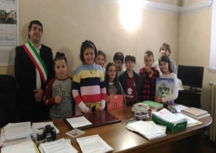 MONTALENGHE - I bimbi delle scuole a «lezione» dal sindaco Grosso