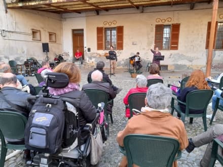 CUORGNE' - «Rata.tù»: in sei mesi di emporio solidale aiutate 250 persone - FOTO e VIDEO