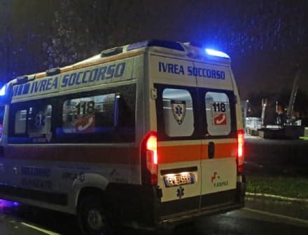 IVREA - Incidente stradale: marito e moglie investiti nel parcheggio