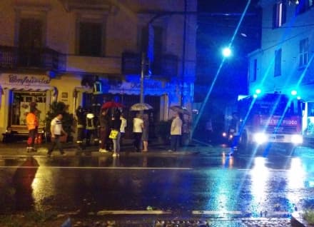 RIVAROLO - Va a fuoco l'insegna della pasticceria Ruffatto - FOTO