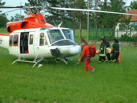 VISCHE - Ciclista investito: ricoverato in prognosi riservata al Cto