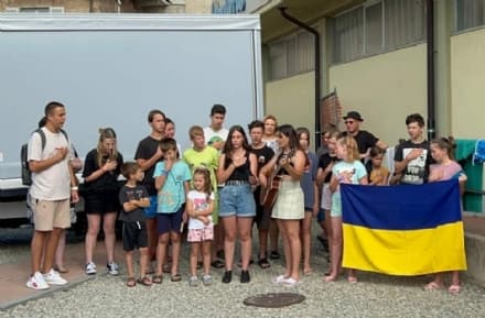 CASTELLAMONTE - 26 orfani arrivati dall'Ucraina accolti in città: sono scappati dall'inferno dell'orfanotrofio di Mariupol