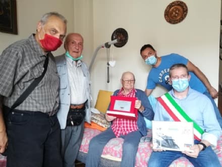 CUORGNE' - L'Anpi di Cuorgnè ha festeggiato i 100 anni di Ettore Giacoletto «Rabain»