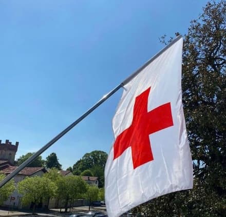 Non sparate sulla Croce Rossa