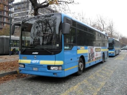 IVREA - Mancano i bus: le scuole tagliano il sabato