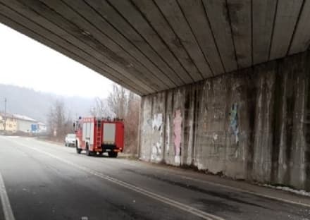 VOLPIANO - Cadono dei calcinacci dal ponte: «Paura immotivata»