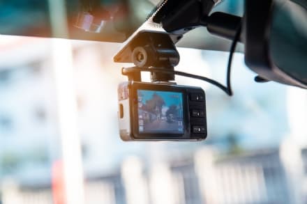 CHIAVERANO - L'auto della polizia locale con la «dash cam» per multare in automatico