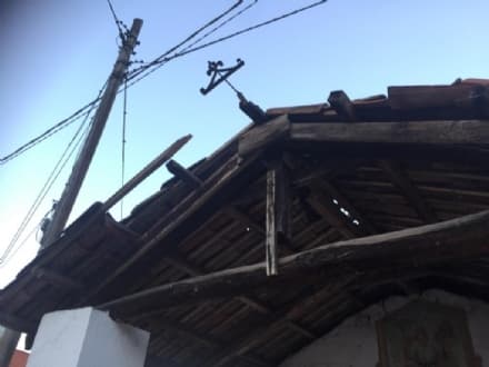 RIVAROSSA - Scappa dopo aver sbattuto col camion contro la chiesa di San Grato: beccato dai vigili