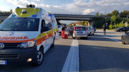CASTELLAMONTE - Scontro frontale al «solito» incrocio: ferito il parroco di Pont Canavese - FOTO e VIDEO