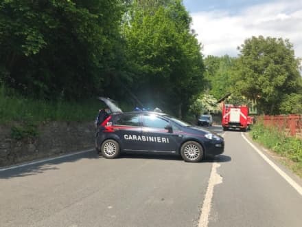 CUORGNE'-SAN COLOMBANO - Fuga di gas tra i capannoni, intervento dei pompieri - FOTO