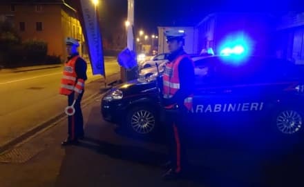 SALASSA - In auto con tre coltelli: due cuorgnatesi denunciati