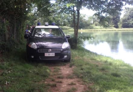 VOLPIANO - Gommone affonda nel lago: muore un uomo