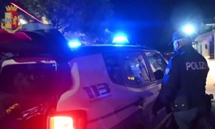 VOLPIANO-LEINI - Quindici chilometri di fuga in auto con la cocaina, poi si schianta contro i guard-rail: 39enne arrestata