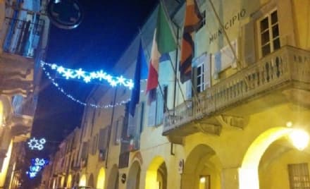 RIVAROLO - Addio alle luci di Natale: la crisi spegne le luminarie