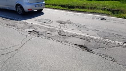 FAVRIA - Il Giro d'Italia passa altrove: restano le buche stradali